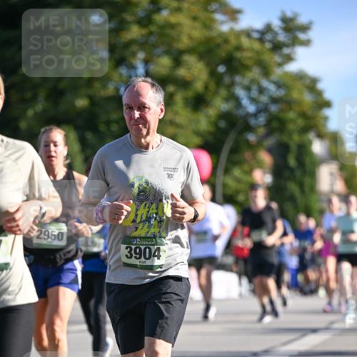 07.09.2025 - BARMER Alsterlauf Dr. Thomas Lammeyer http://msf.ph/oto/8714552 07.09.2025 09:48:09 Laufen 2950, 10136, 3904, 36, 10 meine-sportfotos.de