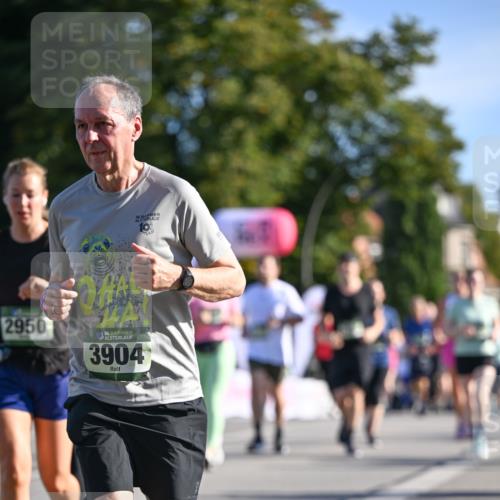 07.09.2025 - BARMER Alsterlauf Dr. Thomas Lammeyer http://msf.ph/oto/8714554 07.09.2025 09:48:10 Laufen 36, 2950, 36, 3904 meine-sportfotos.de