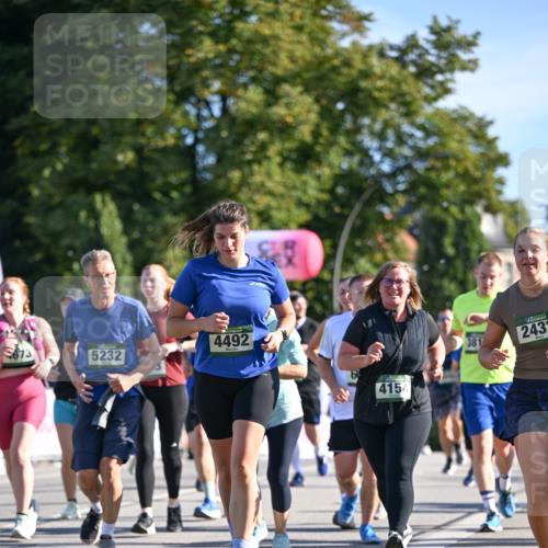 07.09.2025 - BARMER Alsterlauf Dr. Thomas Lammeyer http://msf.ph/oto/8714600 07.09.2025 09:48:18 Laufen 673, 5232, 4492, 4154, 381, 2432 meine-sportfotos.de