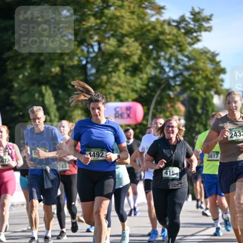 07.09.2025 - BARMER Alsterlauf Dr. Thomas Lammeyer http://msf.ph/oto/8714601 07.09.2025 09:48:19 Laufen 1673, 6743, 1492, 4154, 3817, 2432 meine-sportfotos.de