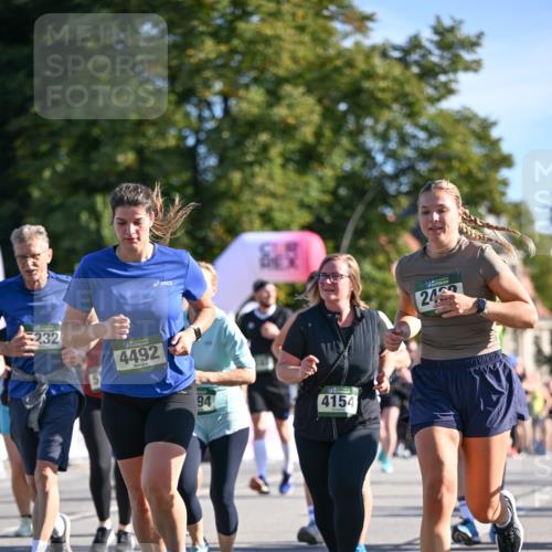 07.09.2025 - BARMER Alsterlauf Dr. Thomas Lammeyer http://msf.ph/oto/8714605 07.09.2025 09:48:19 Laufen 232, 4492, 94, 4154, 2432 meine-sportfotos.de