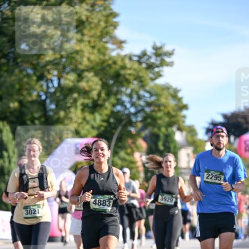 07.09.2025 - BARMER Alsterlauf Dr. Thomas Lammeyer http://msf.ph/oto/8714830 07.09.2025 09:49:00 Laufen 4883, 3021, 3929, 2295 meine-sportfotos.de