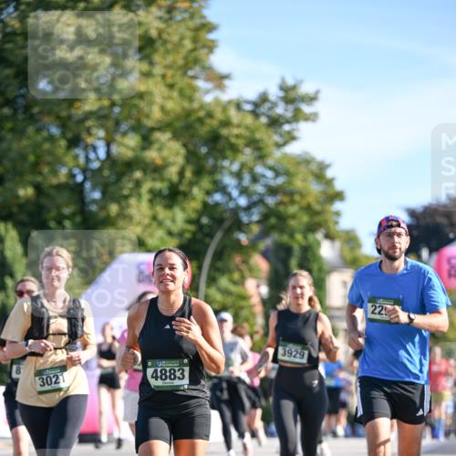 07.09.2025 - BARMER Alsterlauf Dr. Thomas Lammeyer http://msf.ph/oto/8714831 07.09.2025 09:49:00 Laufen 8, 3021, 4883, 3929, 22 meine-sportfotos.de