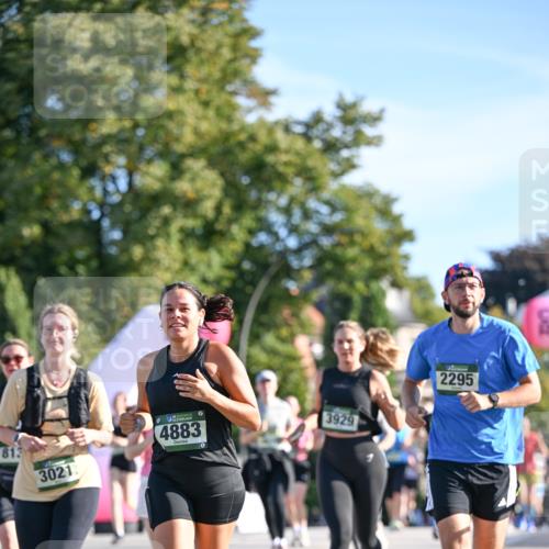 07.09.2025 - BARMER Alsterlauf Dr. Thomas Lammeyer http://msf.ph/oto/8714832 07.09.2025 09:49:00 Laufen 813, 3021, 4883, 3929, 2295 meine-sportfotos.de