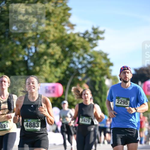 07.09.2025 - BARMER Alsterlauf Dr. Thomas Lammeyer http://msf.ph/oto/8714836 07.09.2025 09:49:01 Laufen 3021, 136, 4883, 3929, 2295 meine-sportfotos.de