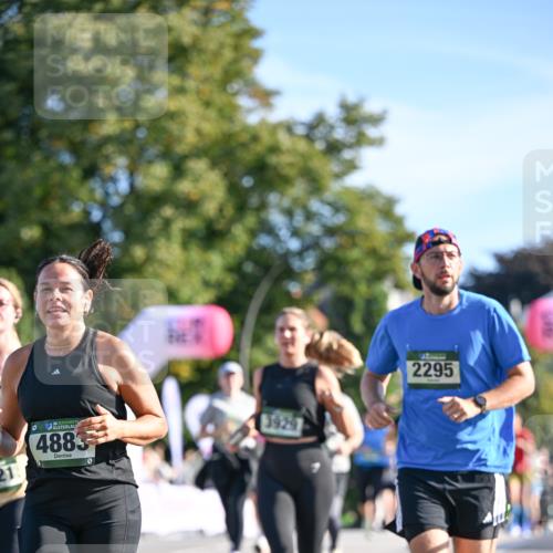 07.09.2025 - BARMER Alsterlauf Dr. Thomas Lammeyer http://msf.ph/oto/8714838 07.09.2025 09:49:01 Laufen 21, 36, 4883, 3929, 2295 meine-sportfotos.de