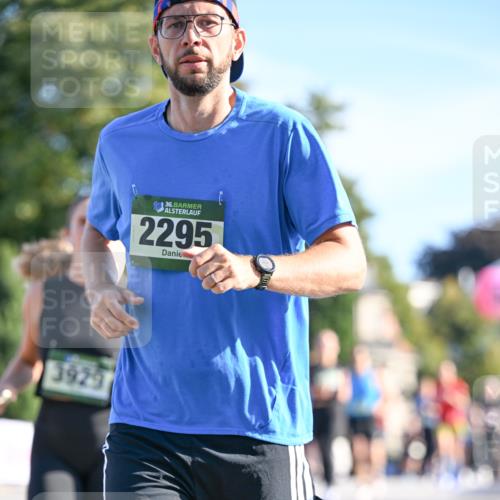 07.09.2025 - BARMER Alsterlauf Dr. Thomas Lammeyer http://msf.ph/oto/8714852 07.09.2025 09:49:03 Laufen 3929, 36, 2295 meine-sportfotos.de