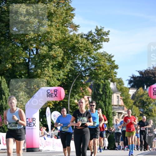 07.09.2025 - BARMER Alsterlauf Dr. Thomas Lammeyer http://msf.ph/oto/8714865 07.09.2025 09:49:06 Laufen 3649, 5280, 2431, 81, 228, 54, 2903 meine-sportfotos.de