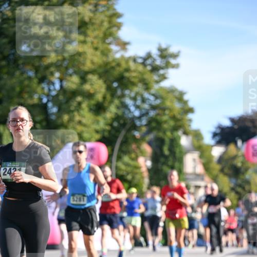 07.09.2025 - BARMER Alsterlauf Dr. Thomas Lammeyer http://msf.ph/oto/8714886 07.09.2025 09:49:09 Laufen 2421 meine-sportfotos.de