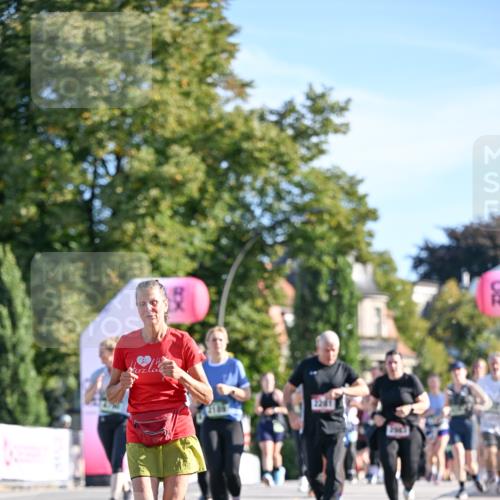 07.09.2025 - BARMER Alsterlauf Dr. Thomas Lammeyer http://msf.ph/oto/8714913 07.09.2025 09:49:13 Laufen 2281 meine-sportfotos.de