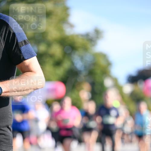 07.09.2025 - BARMER Alsterlauf Dr. Thomas Lammeyer http://msf.ph/oto/8715107 07.09.2025 09:49:49 Laufen  meine-sportfotos.de