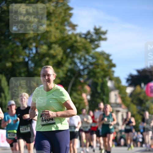 07.09.2025 - BARMER Alsterlauf Dr. Thomas Lammeyer http://msf.ph/oto/8715312 07.09.2025 09:50:25 Laufen 4404 meine-sportfotos.de