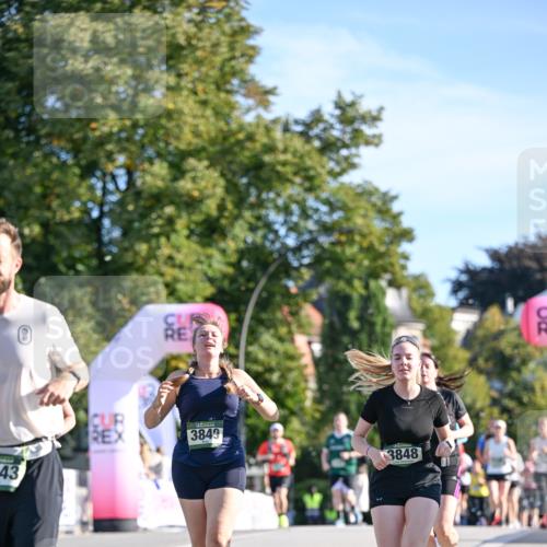 07.09.2025 - BARMER Alsterlauf Dr. Thomas Lammeyer http://msf.ph/oto/8715346 07.09.2025 09:50:32 Laufen 43, 3849, 3848, 02 meine-sportfotos.de