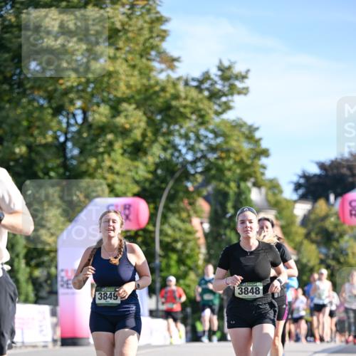 07.09.2025 - BARMER Alsterlauf Dr. Thomas Lammeyer http://msf.ph/oto/8715350 07.09.2025 09:50:33 Laufen 3848, 3849 meine-sportfotos.de