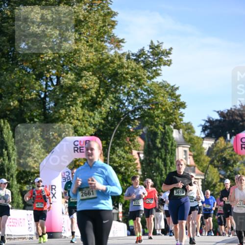 07.09.2025 - BARMER Alsterlauf Dr. Thomas Lammeyer http://msf.ph/oto/8715378 07.09.2025 09:50:38 Laufen 4410, 4455, 2661, 3619, 2222, 17, 206, 1993, 3216, 54 meine-sportfotos.de