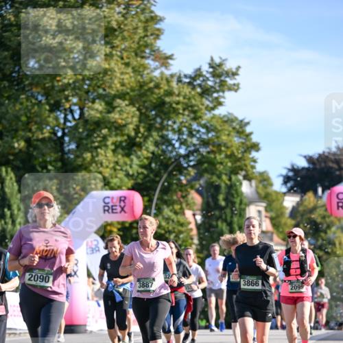 07.09.2025 - BARMER Alsterlauf Dr. Thomas Lammeyer http://msf.ph/oto/8715470 07.09.2025 09:50:54 Laufen 2090, 3887, 3866, 2099, 554 meine-sportfotos.de