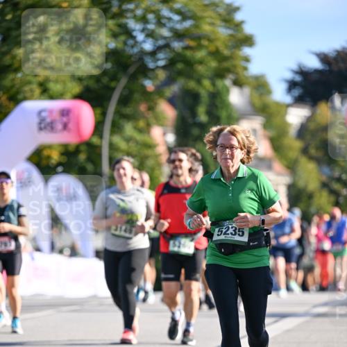 07.09.2025 - BARMER Alsterlauf Dr. Thomas Lammeyer http://msf.ph/oto/8715584 07.09.2025 09:51:20 Laufen 8499, 3149, 5235 meine-sportfotos.de