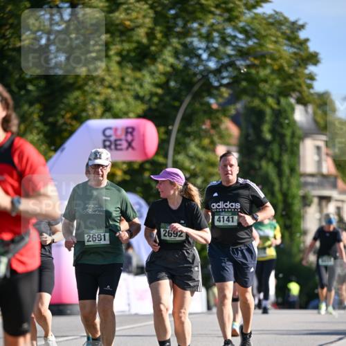 07.09.2025 - BARMER Alsterlauf Dr. Thomas Lammeyer http://msf.ph/oto/8715604 07.09.2025 09:51:25 Laufen 2691, 2692, 4141 meine-sportfotos.de
