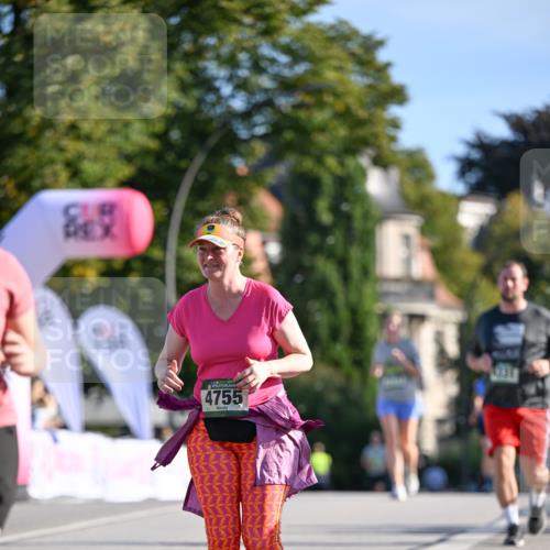 07.09.2025 - BARMER Alsterlauf Dr. Thomas Lammeyer http://msf.ph/oto/8715696 07.09.2025 09:51:43 Laufen 4755 meine-sportfotos.de