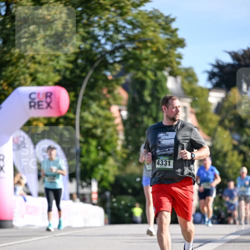 07.09.2025 - BARMER Alsterlauf Dr. Thomas Lammeyer http://msf.ph/oto/8715716 07.09.2025 09:51:46 Laufen 4331 meine-sportfotos.de