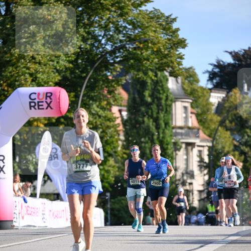 07.09.2025 - BARMER Alsterlauf Dr. Thomas Lammeyer http://msf.ph/oto/8715738 07.09.2025 09:51:50 Laufen 3777, 401, 2905, 2261 meine-sportfotos.de