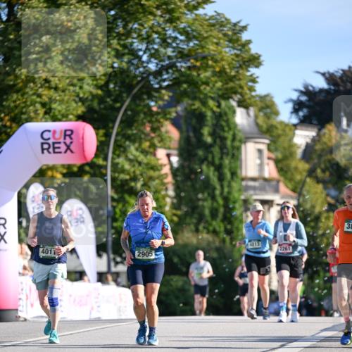 07.09.2025 - BARMER Alsterlauf Dr. Thomas Lammeyer http://msf.ph/oto/8715754 07.09.2025 09:51:53 Laufen 4011, 2905, 2261, 38 meine-sportfotos.de