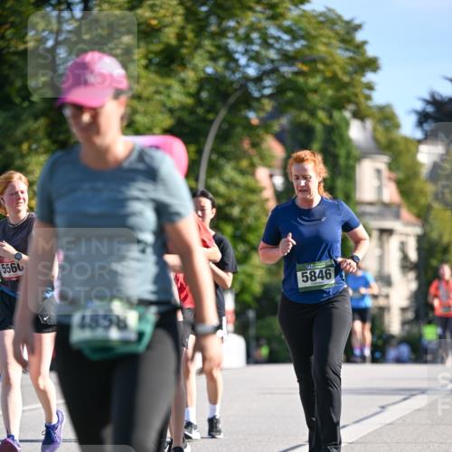 07.09.2025 - BARMER Alsterlauf Dr. Thomas Lammeyer http://msf.ph/oto/8715801 07.09.2025 09:52:07 Laufen 5560, 4858, 5846 meine-sportfotos.de