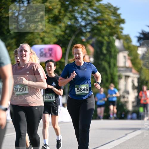 07.09.2025 - BARMER Alsterlauf Dr. Thomas Lammeyer http://msf.ph/oto/8715807 07.09.2025 09:52:08 Laufen 5090, 4457, 5846 meine-sportfotos.de