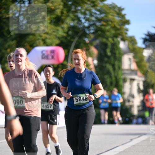 07.09.2025 - BARMER Alsterlauf Dr. Thomas Lammeyer http://msf.ph/oto/8715808 07.09.2025 09:52:08 Laufen 136, 090, 4457, 5846 meine-sportfotos.de