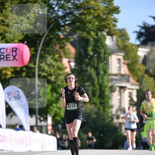 07.09.2025 - BARMER Alsterlauf Dr. Thomas Lammeyer http://msf.ph/oto/8715844 07.09.2025 09:52:25 Laufen 4316 meine-sportfotos.de