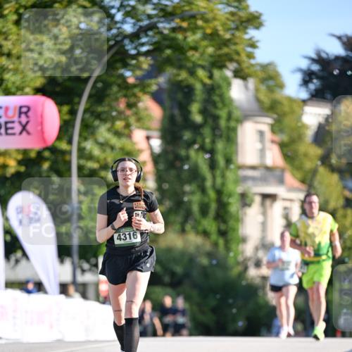 07.09.2025 - BARMER Alsterlauf Dr. Thomas Lammeyer http://msf.ph/oto/8715851 07.09.2025 09:52:26 Laufen 4316 meine-sportfotos.de