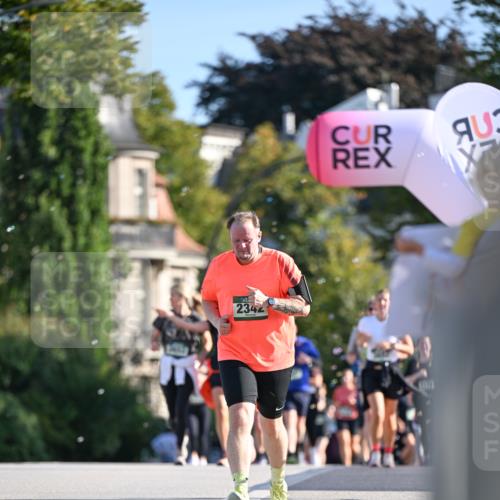 07.09.2025 - BARMER Alsterlauf Dr. Thomas Lammeyer http://msf.ph/oto/8715871 07.09.2025 09:52:33 Laufen 2342 meine-sportfotos.de