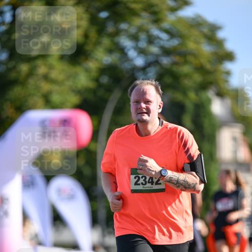 07.09.2025 - BARMER Alsterlauf Dr. Thomas Lammeyer http://msf.ph/oto/8715879 07.09.2025 09:52:39 Laufen 2342 meine-sportfotos.de