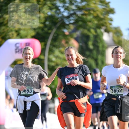 07.09.2025 - BARMER Alsterlauf Dr. Thomas Lammeyer http://msf.ph/oto/8715894 07.09.2025 09:52:44 Laufen 3653, 2996, 3652 meine-sportfotos.de