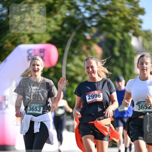 07.09.2025 - BARMER Alsterlauf Dr. Thomas Lammeyer http://msf.ph/oto/8715895 07.09.2025 09:52:44 Laufen 3653, 2996, 3652 meine-sportfotos.de