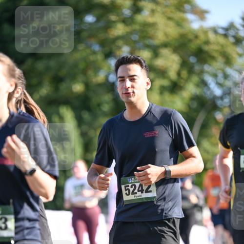 07.09.2025 - BARMER Alsterlauf Dr. Thomas Lammeyer http://msf.ph/oto/8715943 07.09.2025 09:53:00 Laufen 3, 36, 5242 meine-sportfotos.de