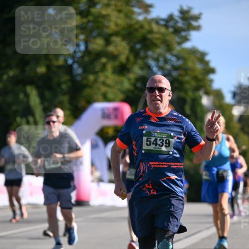 07.09.2025 - BARMER Alsterlauf Dr. Thomas Lammeyer http://msf.ph/oto/8716006 07.09.2025 09:53:30 Laufen 36, 5439 meine-sportfotos.de