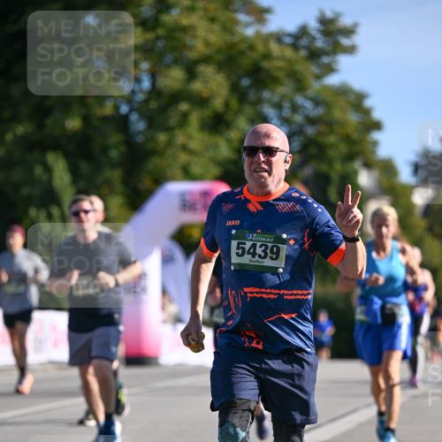 07.09.2025 - BARMER Alsterlauf Dr. Thomas Lammeyer http://msf.ph/oto/8716007 07.09.2025 09:53:30 Laufen 136, 5439 meine-sportfotos.de