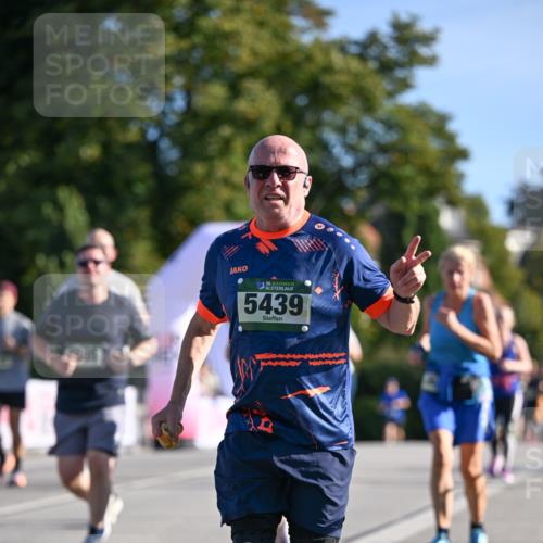 07.09.2025 - BARMER Alsterlauf Dr. Thomas Lammeyer http://msf.ph/oto/8716008 07.09.2025 09:53:31 Laufen 36, 5439 meine-sportfotos.de