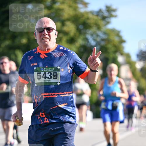 07.09.2025 - BARMER Alsterlauf Dr. Thomas Lammeyer http://msf.ph/oto/8716013 07.09.2025 09:53:31 Laufen 36, 5439 meine-sportfotos.de