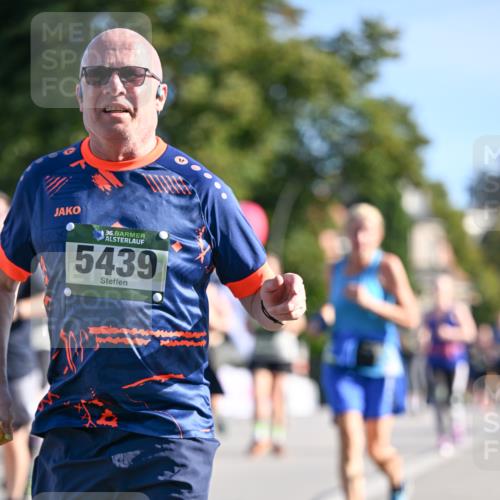 07.09.2025 - BARMER Alsterlauf Dr. Thomas Lammeyer http://msf.ph/oto/8716015 07.09.2025 09:53:31 Laufen 36, 5439 meine-sportfotos.de