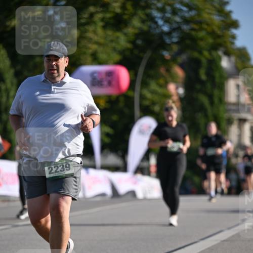 07.09.2025 - BARMER Alsterlauf Dr. Thomas Lammeyer http://msf.ph/oto/8716466 07.09.2025 09:55:16 Laufen 2239 meine-sportfotos.de