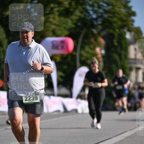 07.09.2025 - BARMER Alsterlauf Dr. Thomas Lammeyer http://msf.ph/oto/8716467 07.09.2025 09:55:16 Laufen 2239 meine-sportfotos.de