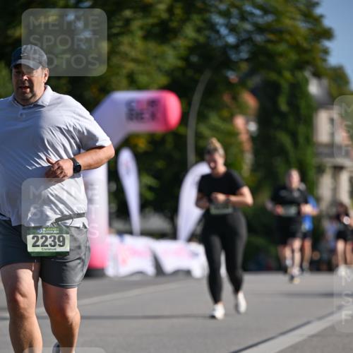 07.09.2025 - BARMER Alsterlauf Dr. Thomas Lammeyer http://msf.ph/oto/8716469 07.09.2025 09:55:16 Laufen 36, 2239 meine-sportfotos.de