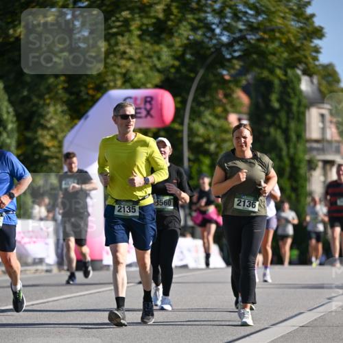 07.09.2025 - BARMER Alsterlauf Dr. Thomas Lammeyer http://msf.ph/oto/8716514 07.09.2025 09:55:27 Laufen 2135, 3560, 2136 meine-sportfotos.de