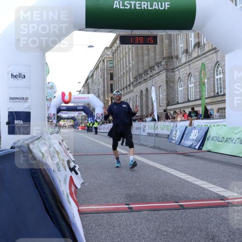 07.09.2025 - BARMER Alsterlauf Strokosch-Dieckow http://msf.ph/oto/8716605 07.09.2025 10:39:13 Ziel 4908, 5658 meine-sportfotos.de