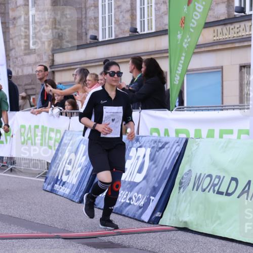 07.09.2025 - BARMER Alsterlauf Strokosch-Dieckow http://msf.ph/oto/8716659 07.09.2025 10:40:03 Ziel 3897, 5789, 5792 meine-sportfotos.de