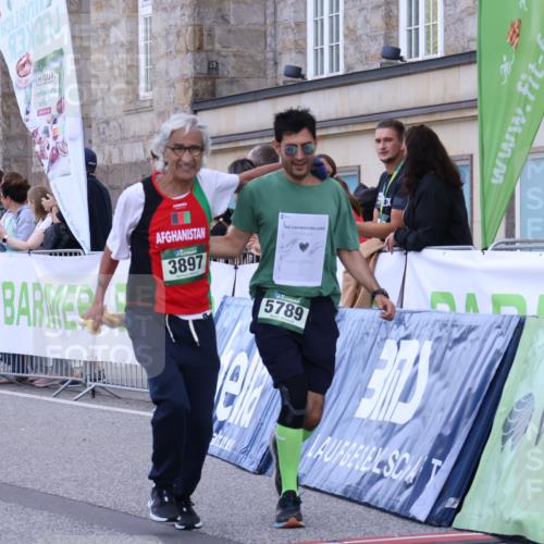 07.09.2025 - BARMER Alsterlauf Strokosch-Dieckow http://msf.ph/oto/8716669 07.09.2025 10:40:06 Ziel 3897, 5789, 5792 meine-sportfotos.de