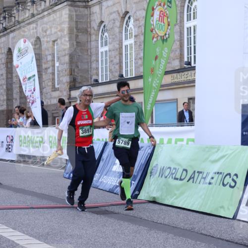07.09.2025 - BARMER Alsterlauf Strokosch-Dieckow http://msf.ph/oto/8716672 07.09.2025 10:40:06 Ziel 3897, 5789, 5792 meine-sportfotos.de