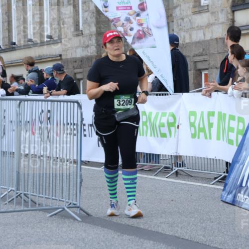 07.09.2025 - BARMER Alsterlauf Strokosch-Dieckow http://msf.ph/oto/8716689 07.09.2025 10:40:19 Ziel 3209 meine-sportfotos.de
